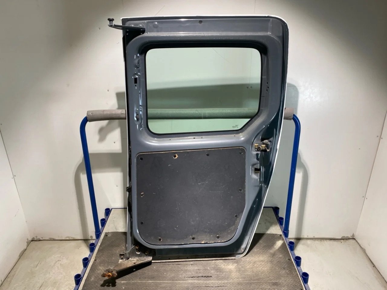 Renault EXPRESS Right sliding door view 4