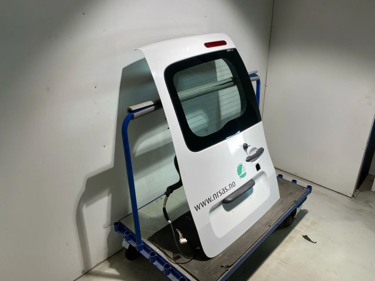 Renault EXPRESS Van rear door, left view 2