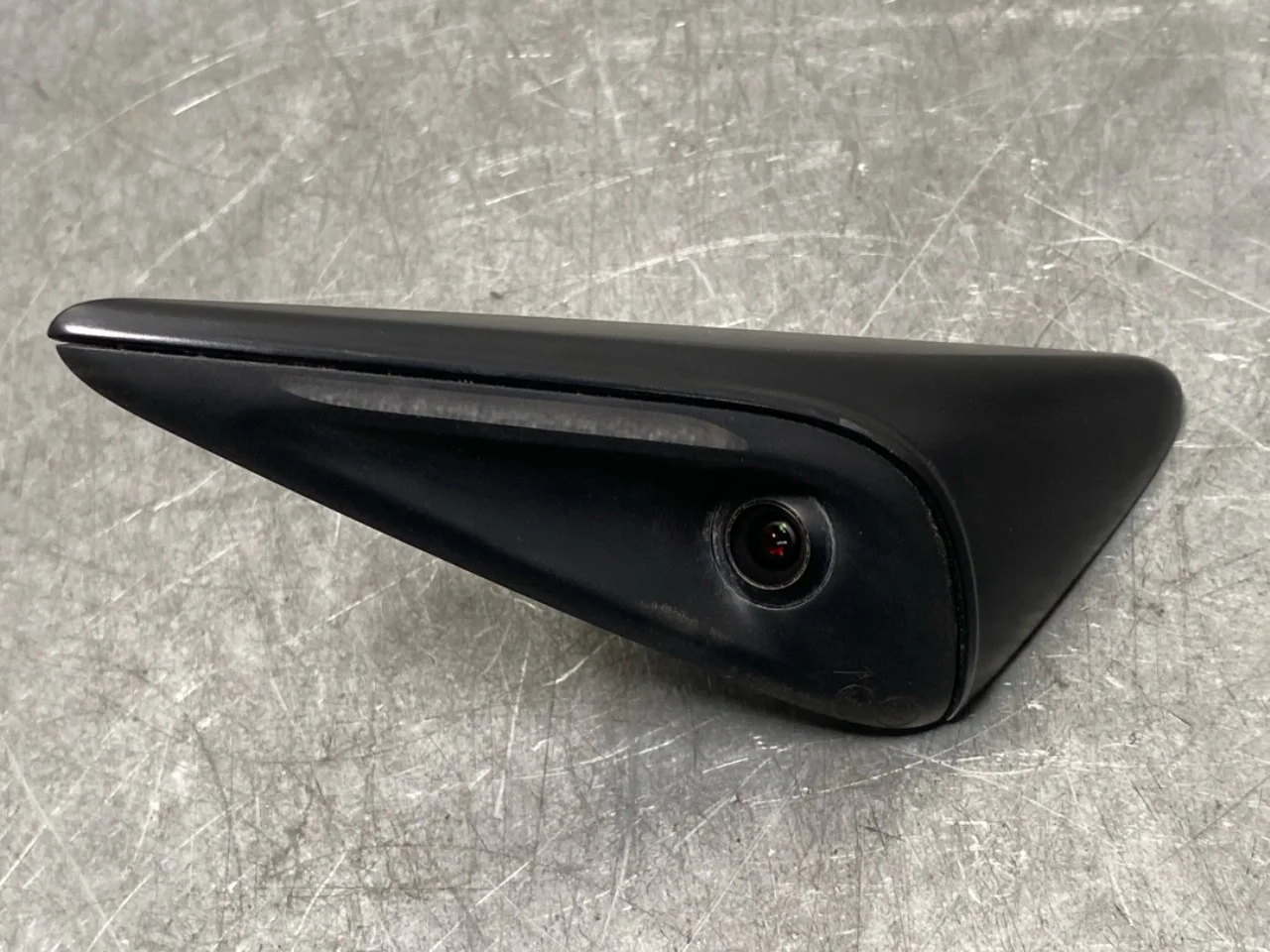 Tesla MODEL Y 2021- Exterior camera