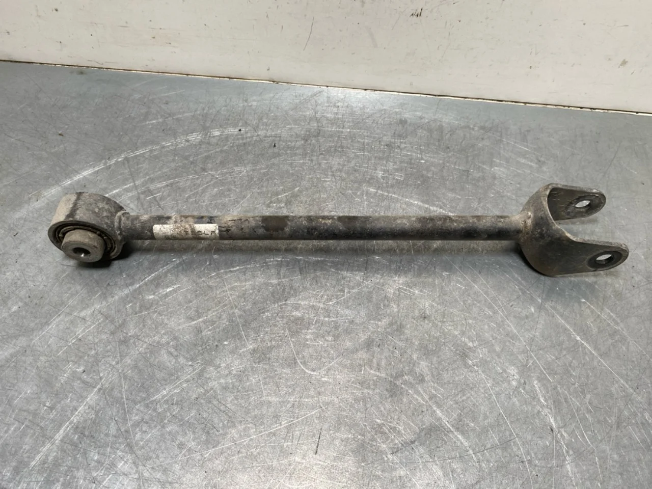 Tesla MODEL Y 2021- Control arm, rear left view 2