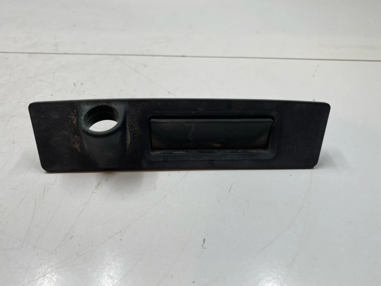 Tesla MODEL Y 2021- Tailgate exterior handle
