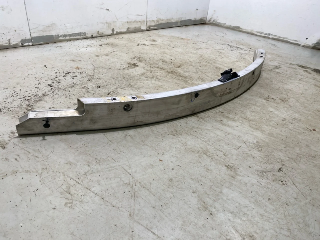 Tesla MODEL 3 2024- Bumper reinforcement beam, front view 2