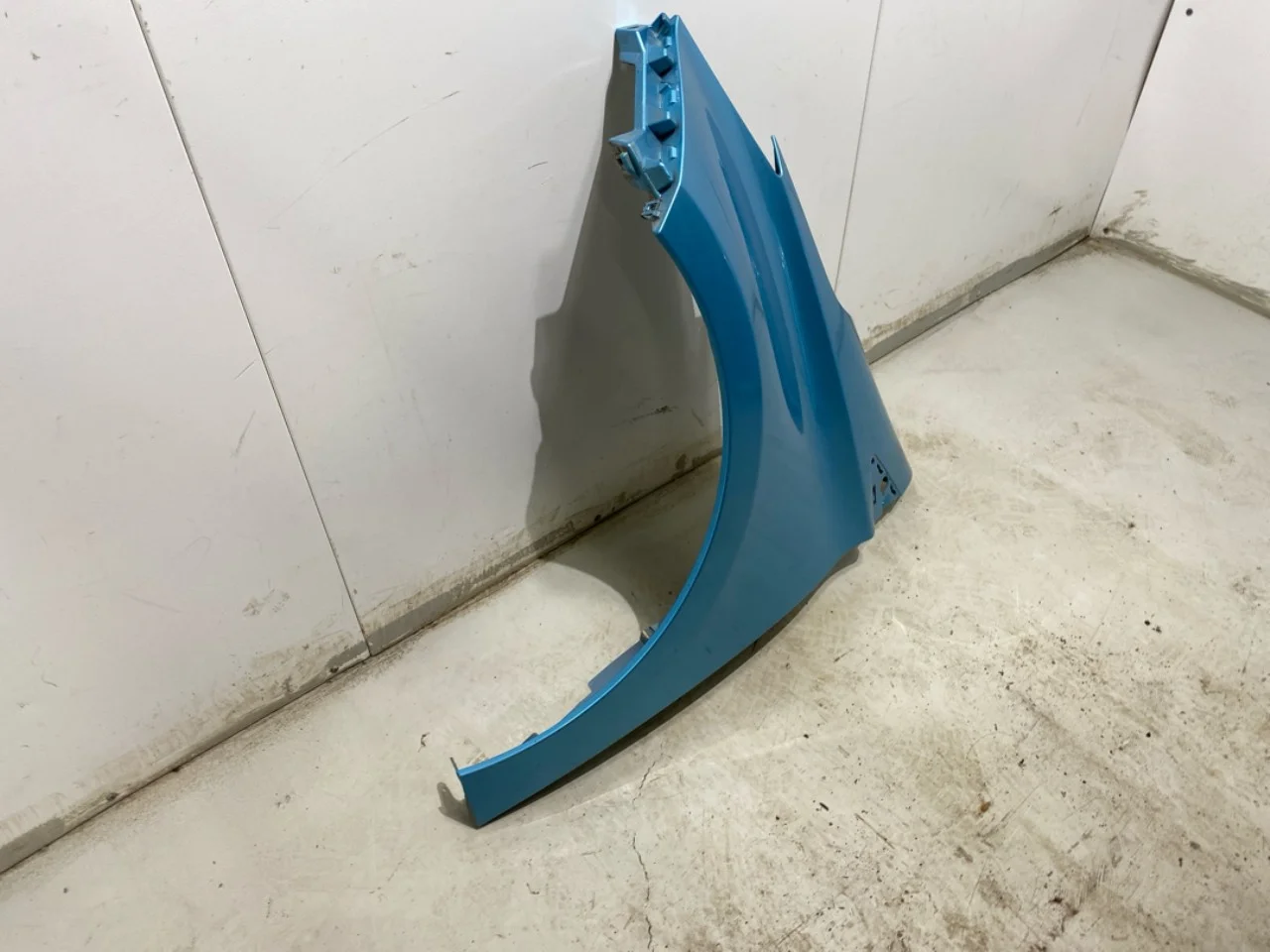 Renault ZOE/E- TECH 2013--> Front left fender view 3