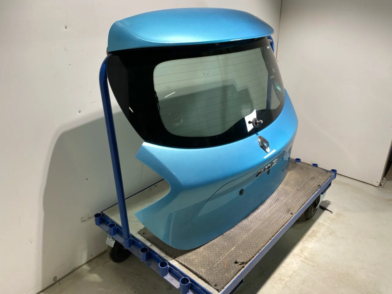 Renault ZOE/E- TECH 2013--> Tailgate, estate view 2