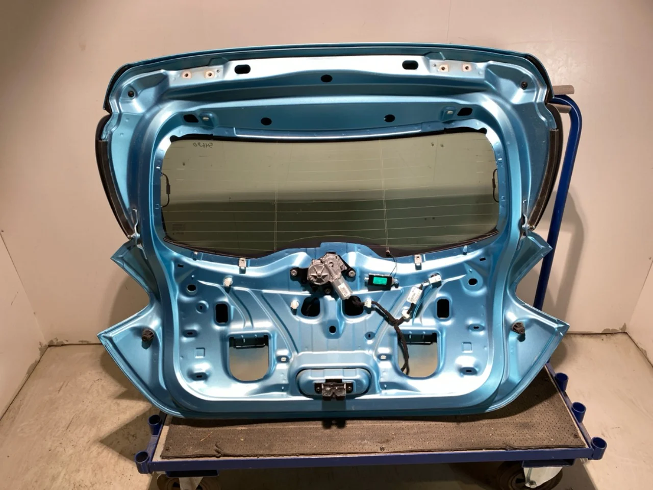Renault ZOE/E- TECH 2013--> Tailgate, estate view 4