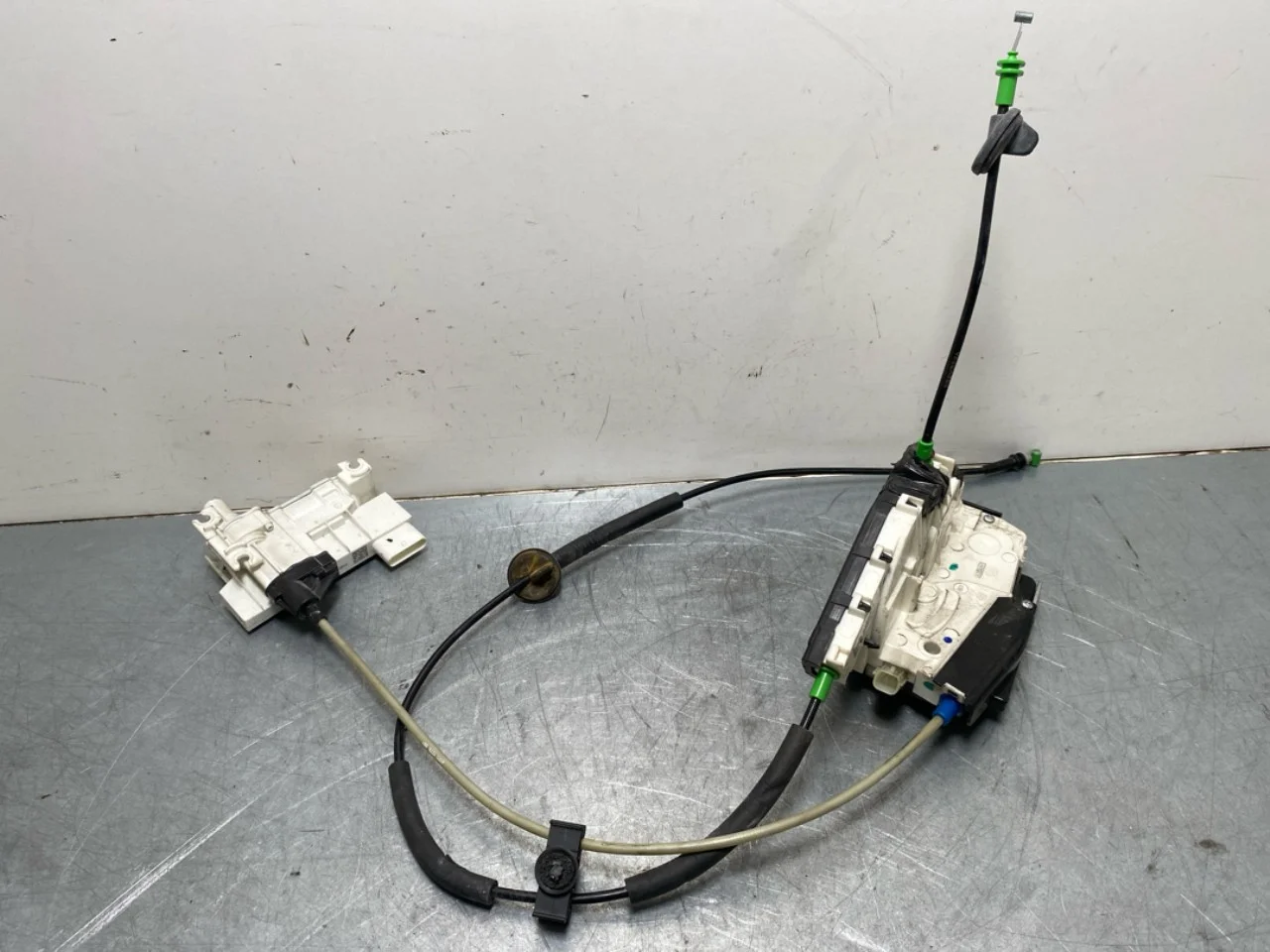 Tesla MODEL X 2016- Door lock housing