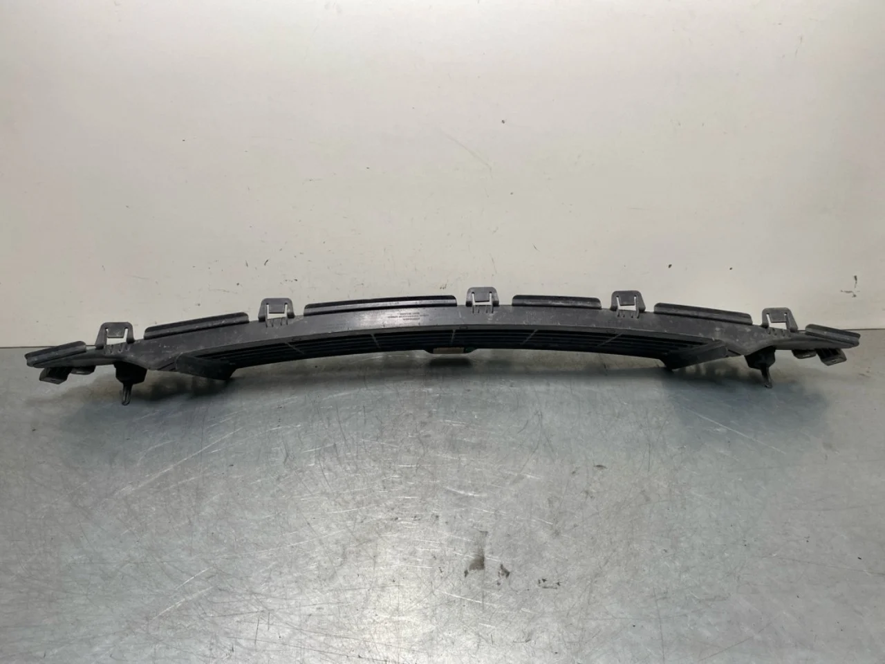 Tesla MODEL Y 2021- Grille, center section view 3