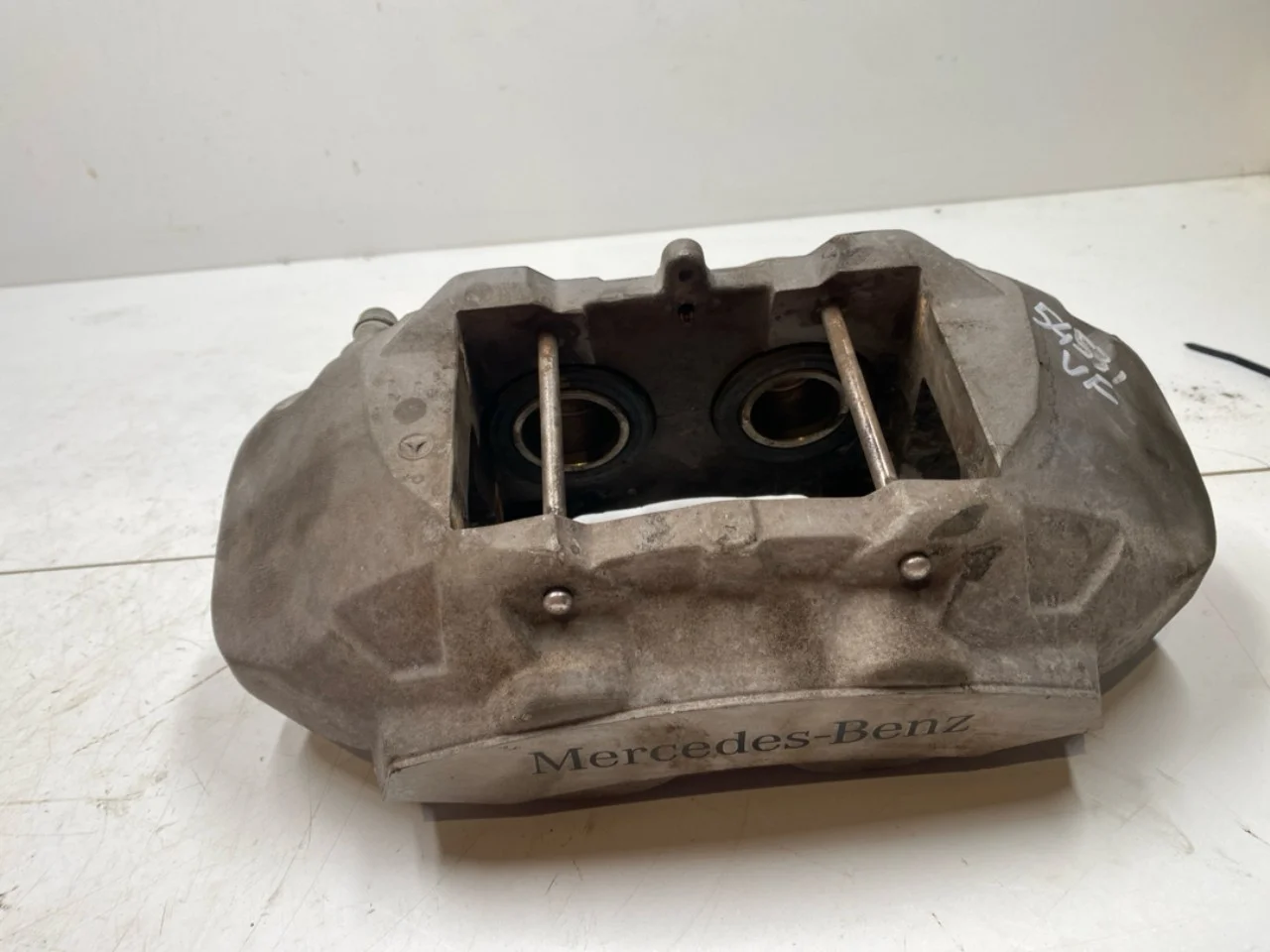 Mercedes EQC 2020- Front left brake caliper view 2