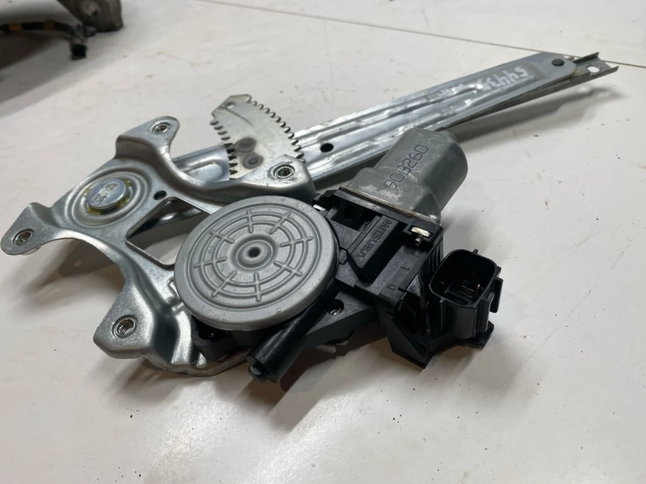 Nissan LEAF 2017-24 Electric window regulator, complete