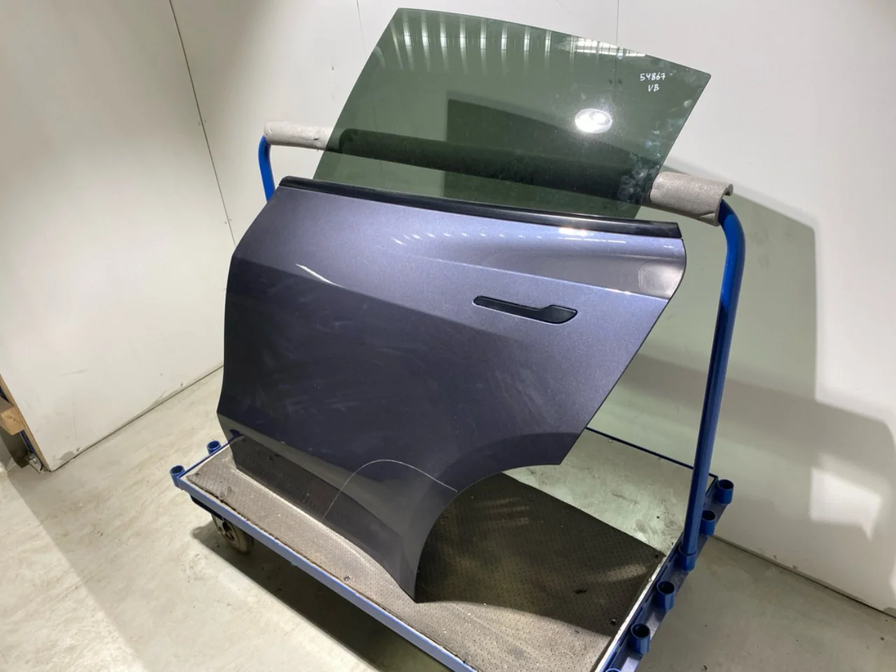 Tesla MODEL Y 2021- Ajtó, 4 ajtós, hátsó, bal nézet 3
