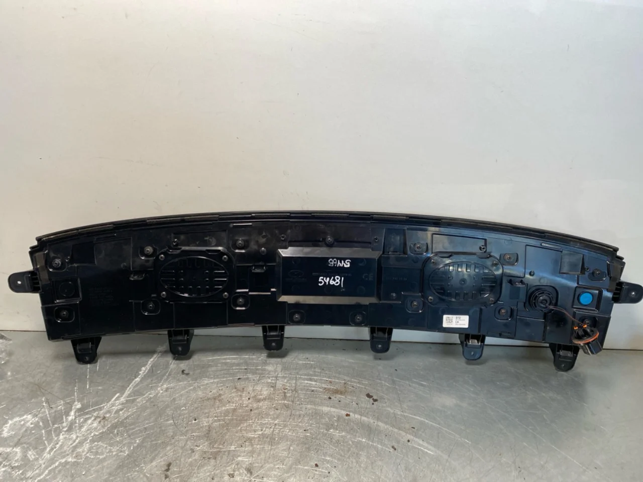 Hyundai IONIQ 6 CE 2023->> Rear window brake light view 2