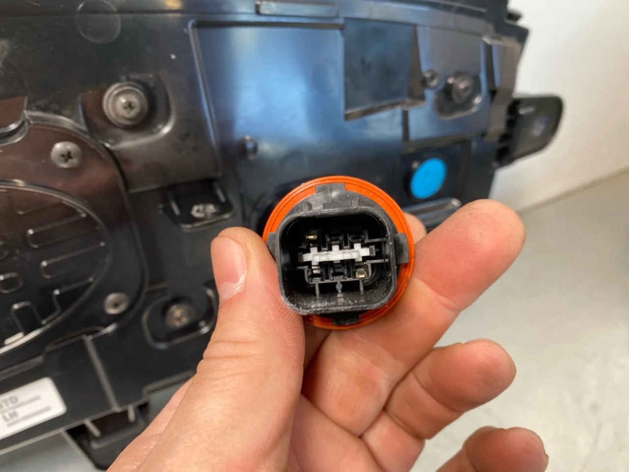 Hyundai IONIQ 6 CE 2023->> Rear window brake light view 3
