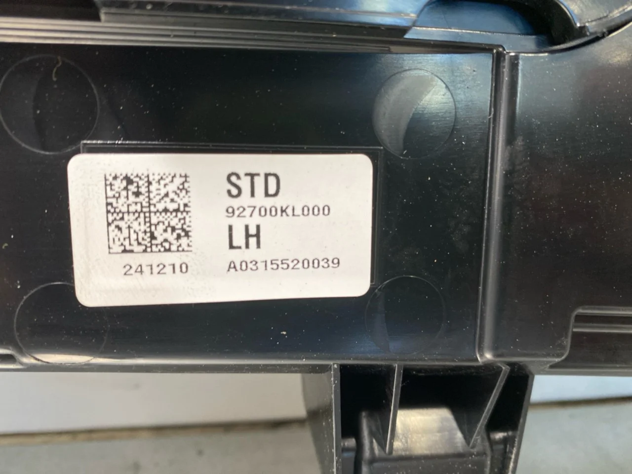 Hyundai IONIQ 6 CE 2023->> Rear window brake light view 4