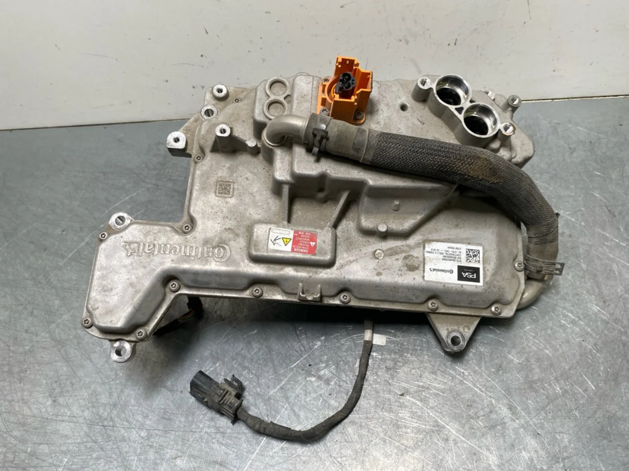 Opel / Vauxhall COMBO E 2019- Invertor, 12-220V