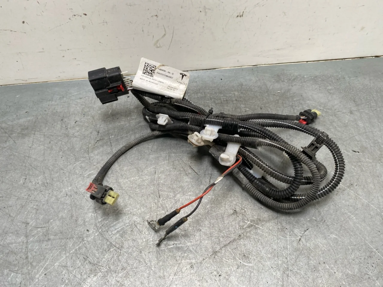 Tesla MODEL Y 2021- Kábelköteg nézet 2