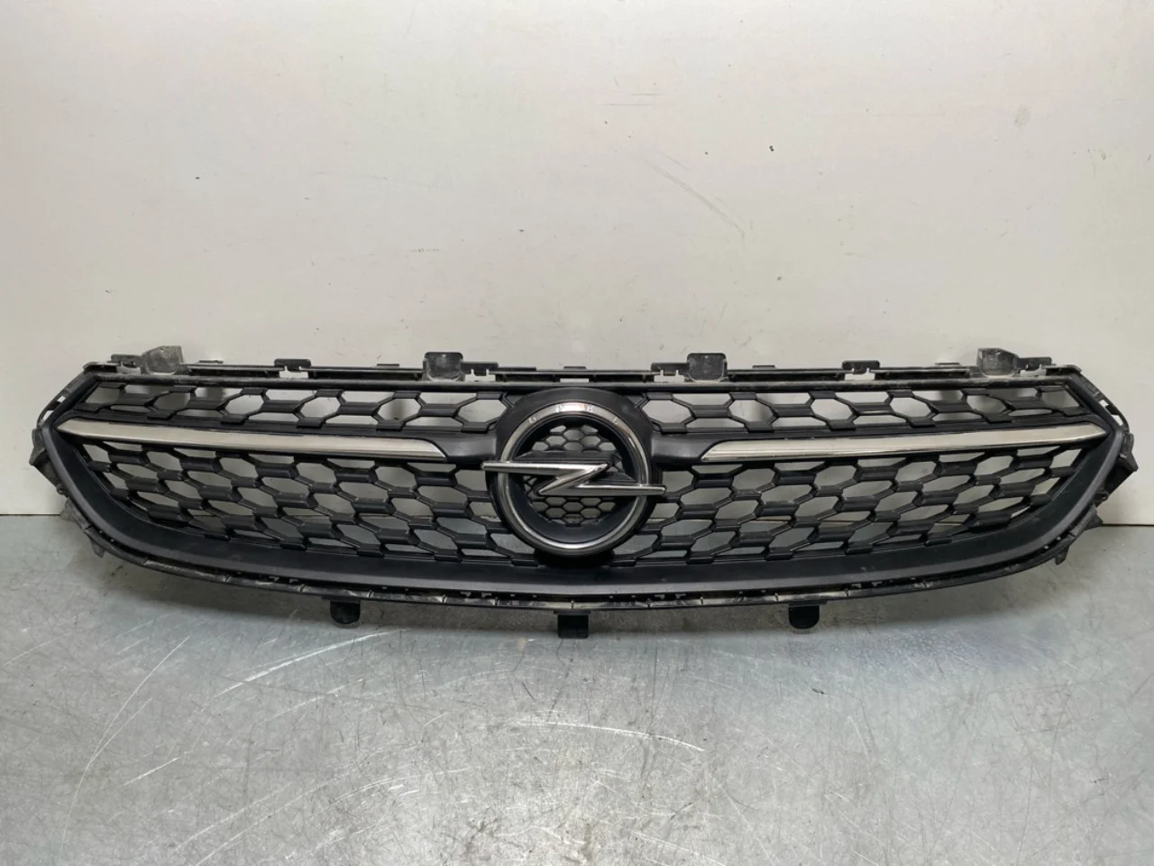 Opel / Vauxhall CORSA F 2020- Grille, complete