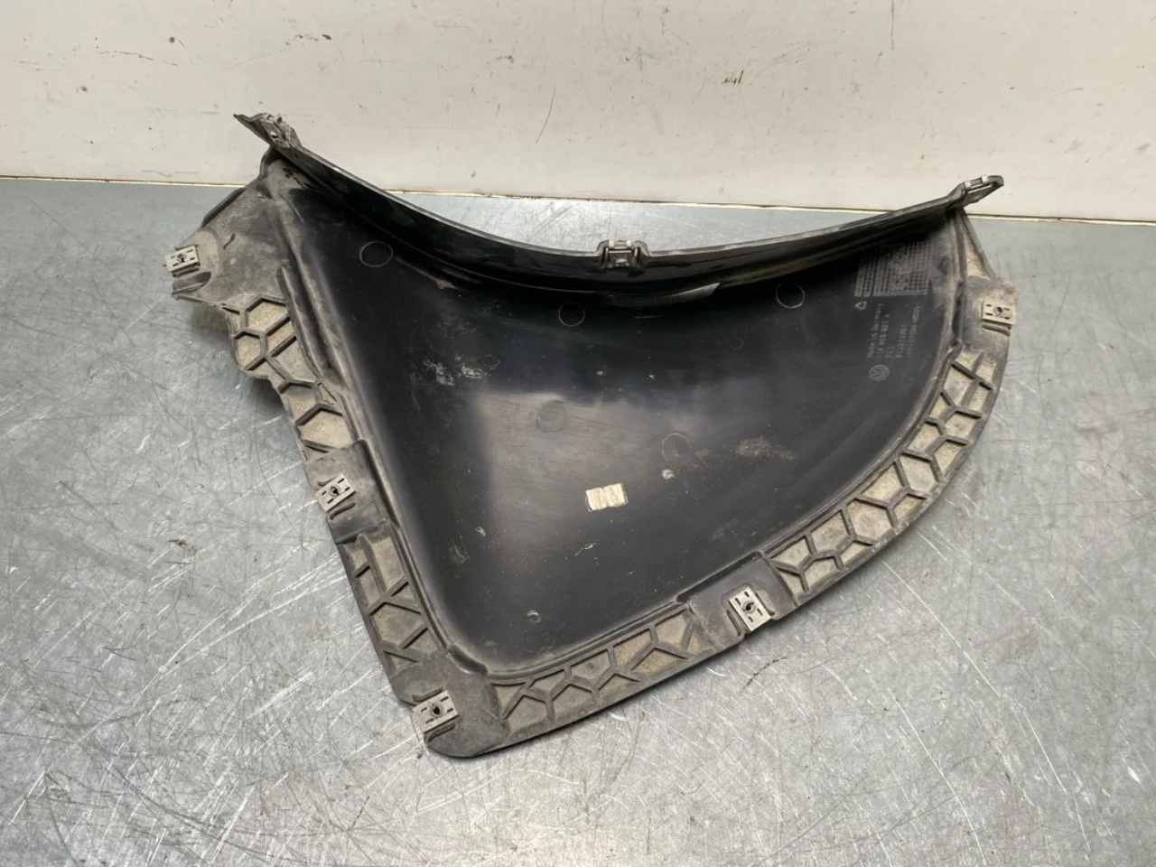 Volkswagen ID.4 2021- Grille, left section