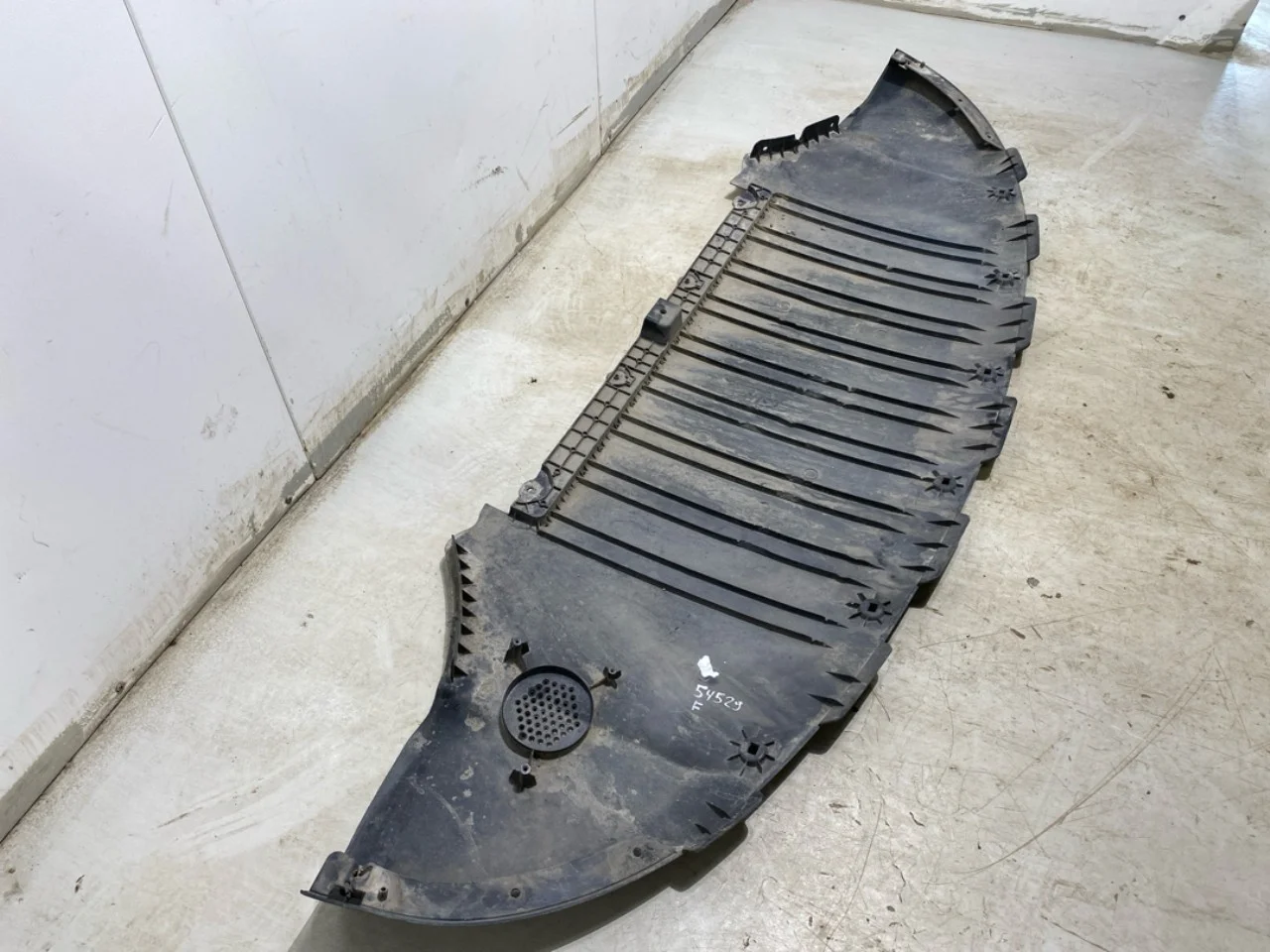 Tesla MODEL Y 2021- Underbody protection plate (engine/gearbox/floor) view 2