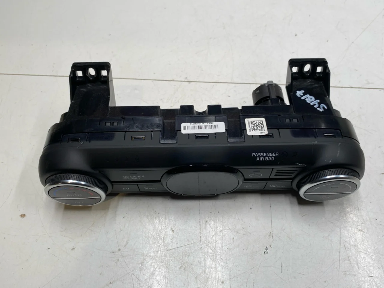 Kia SOUL 2009- Heater control unit view 2
