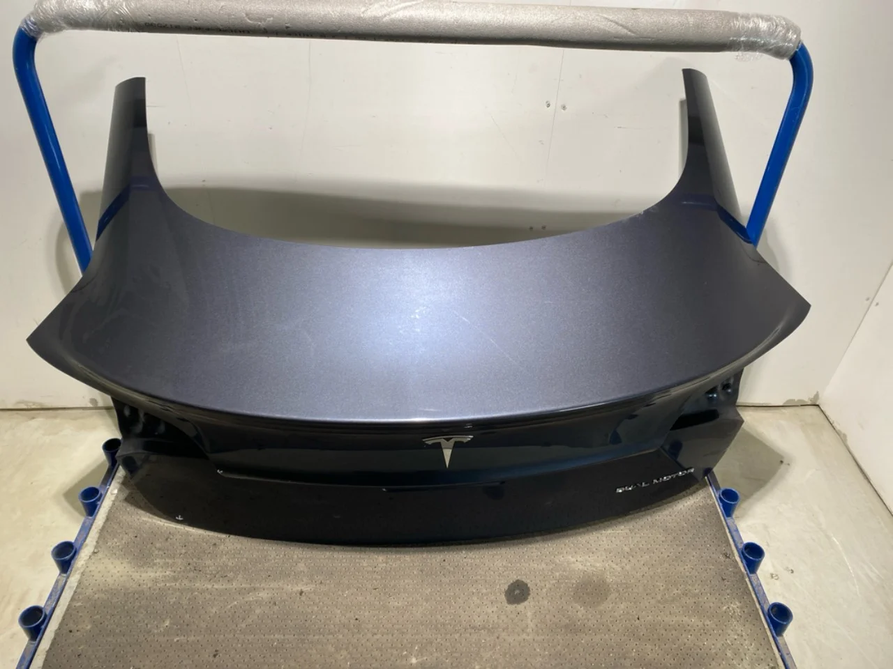 Tesla MODEL 3 2017--> Trunk lid, sedan