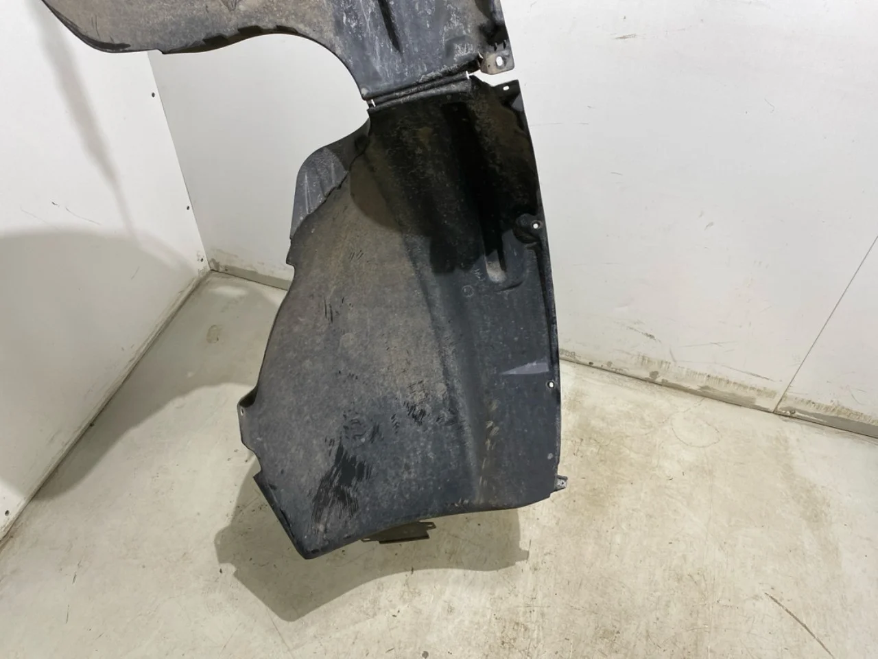 Volkswagen ID.4 2021- Inner fender liner view 2