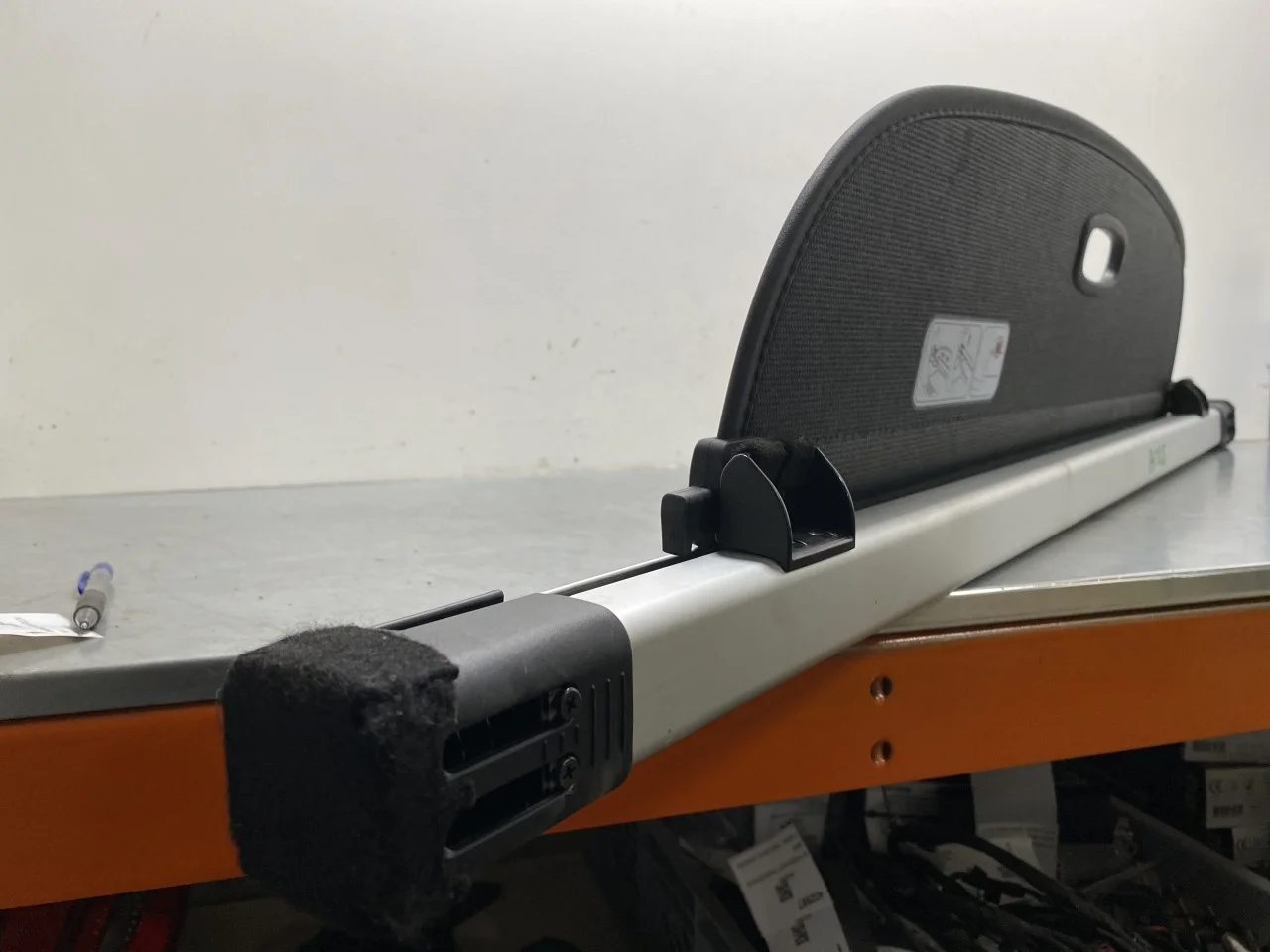 Kia EV6 2022- Roller blind / sunshade, cargo area view 4