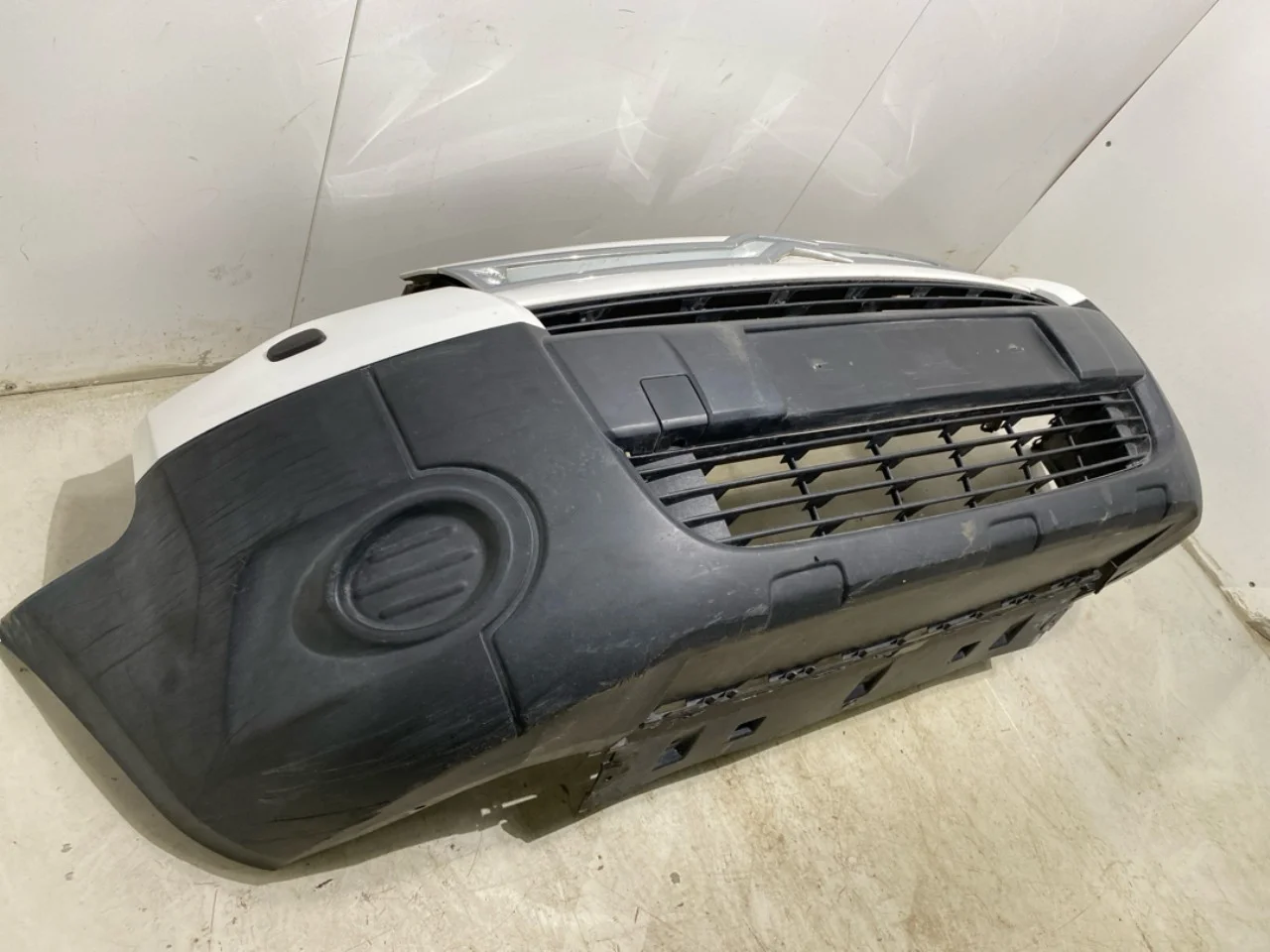 Citroen BERLINGO 2008-18 Front bumper view 2