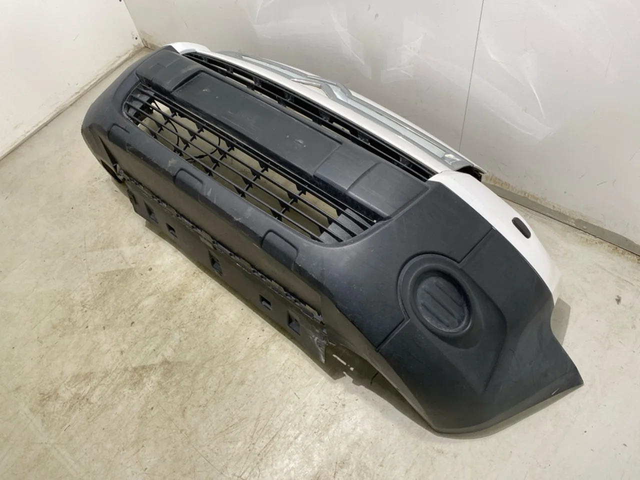 Citroen BERLINGO 2008-18 Front bumper view 3