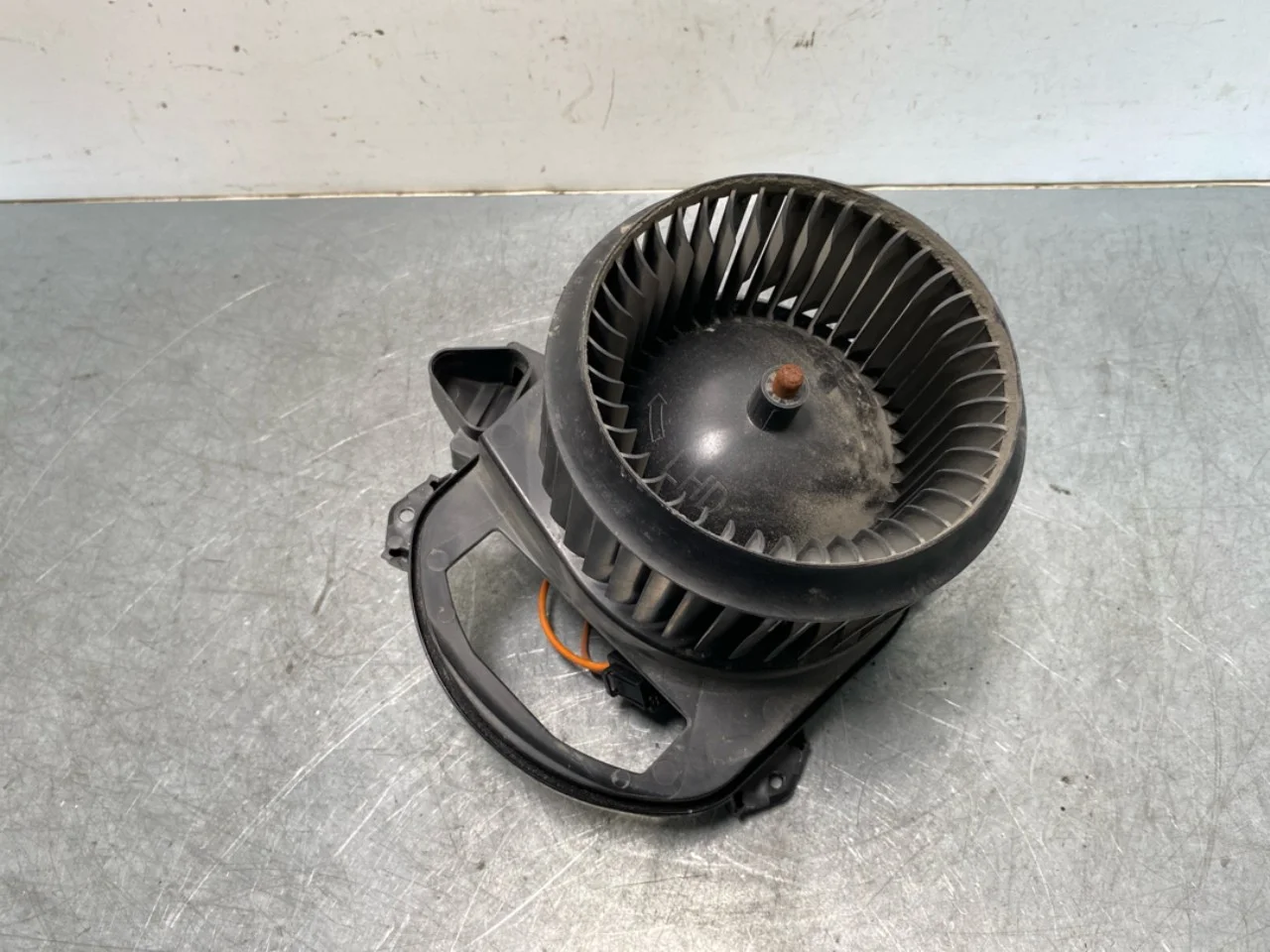 Mercedes B 180-200 W246/W242 2012-19 Heater blower motor view 2