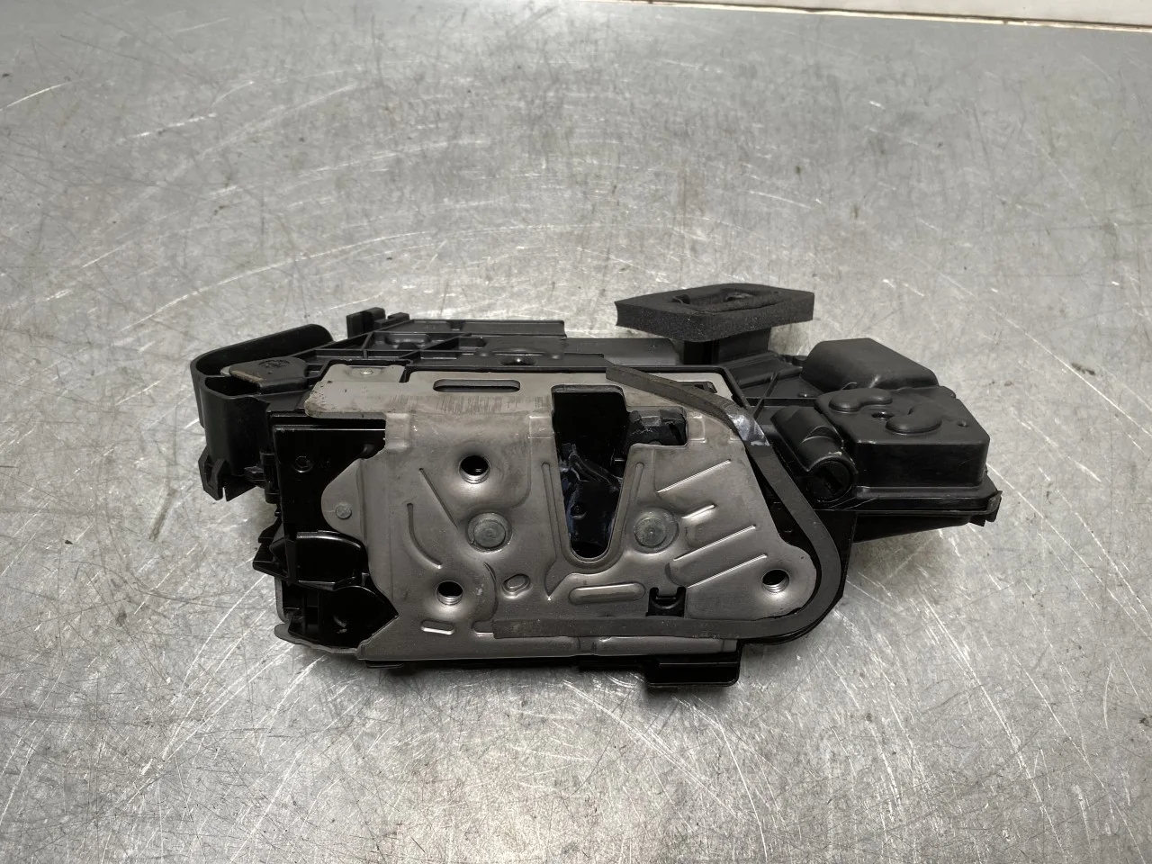 Ford EXPLORER ELECTRIC 2024- Door lock housing