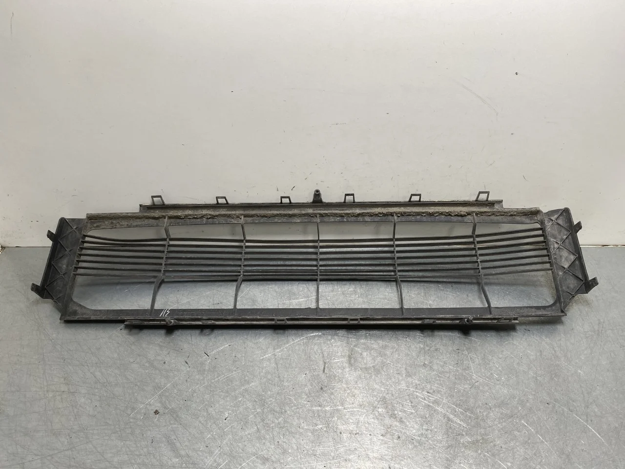 Tesla MODEL S 2013- Grille, center section view 2