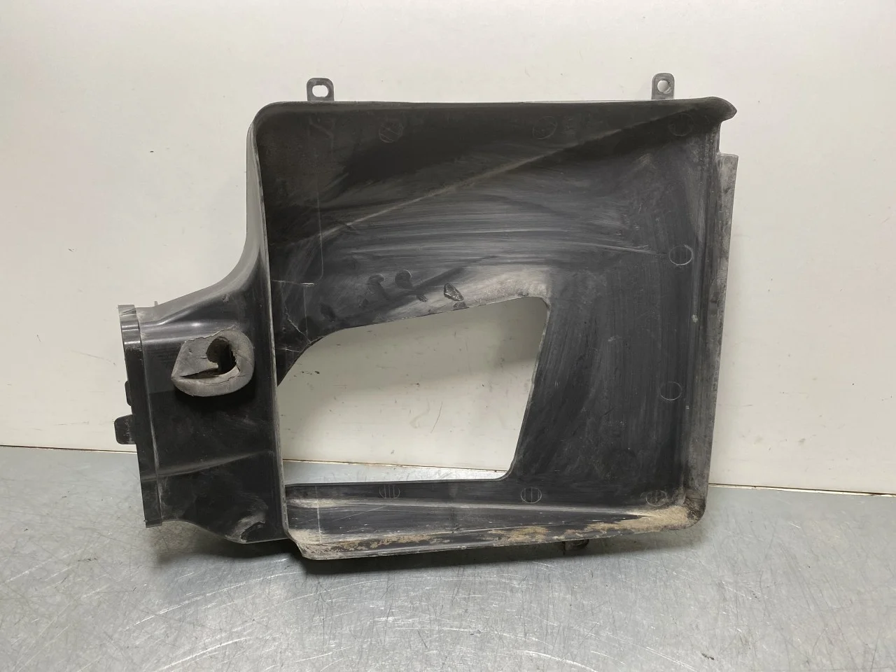 Tesla MODEL S 2013- Hűtőventilátor-ház / hűtőburkolat
