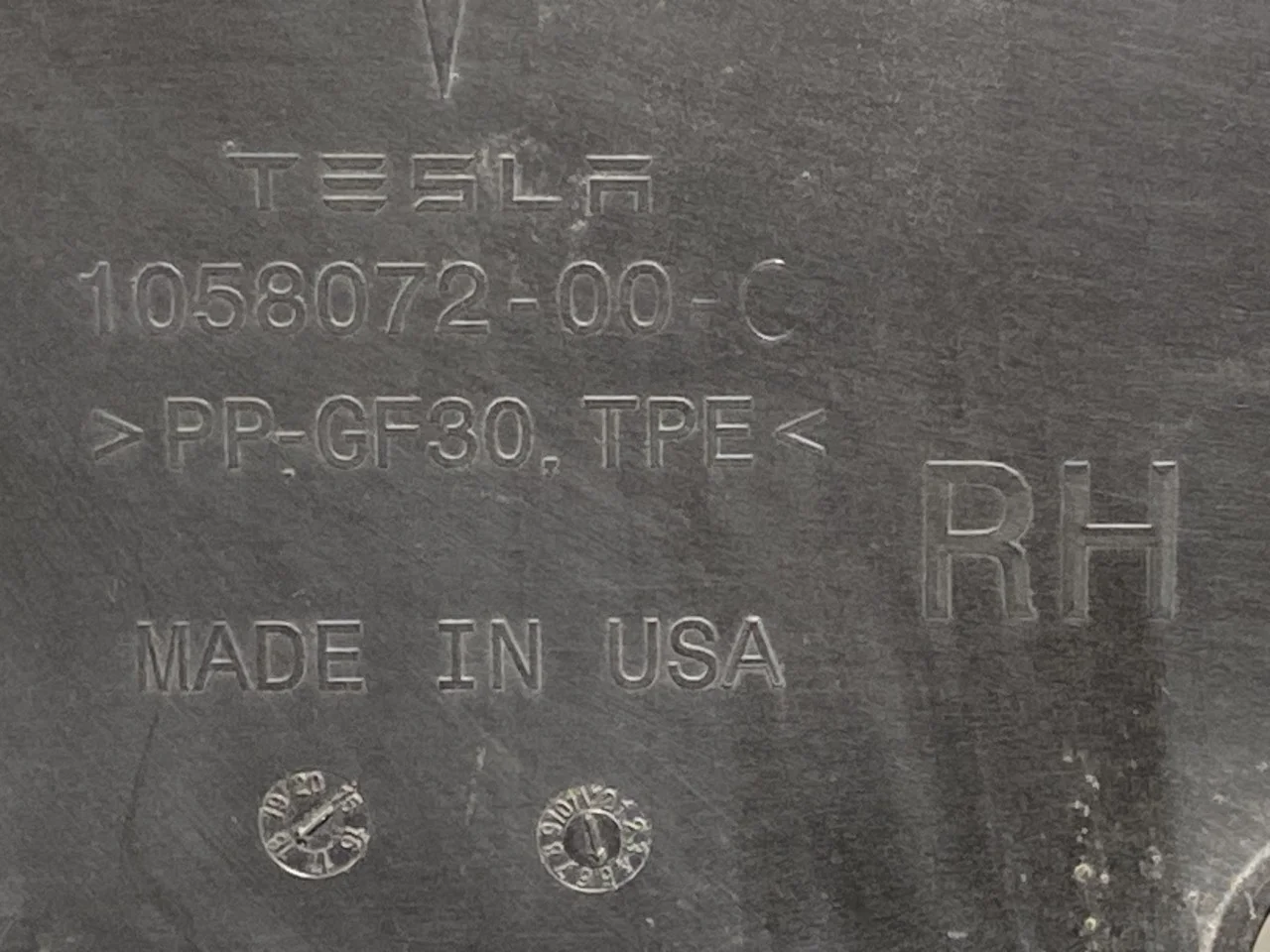 Tesla MODEL S 2013- Hűtőventilátor-ház / hűtőburkolat nézet 3