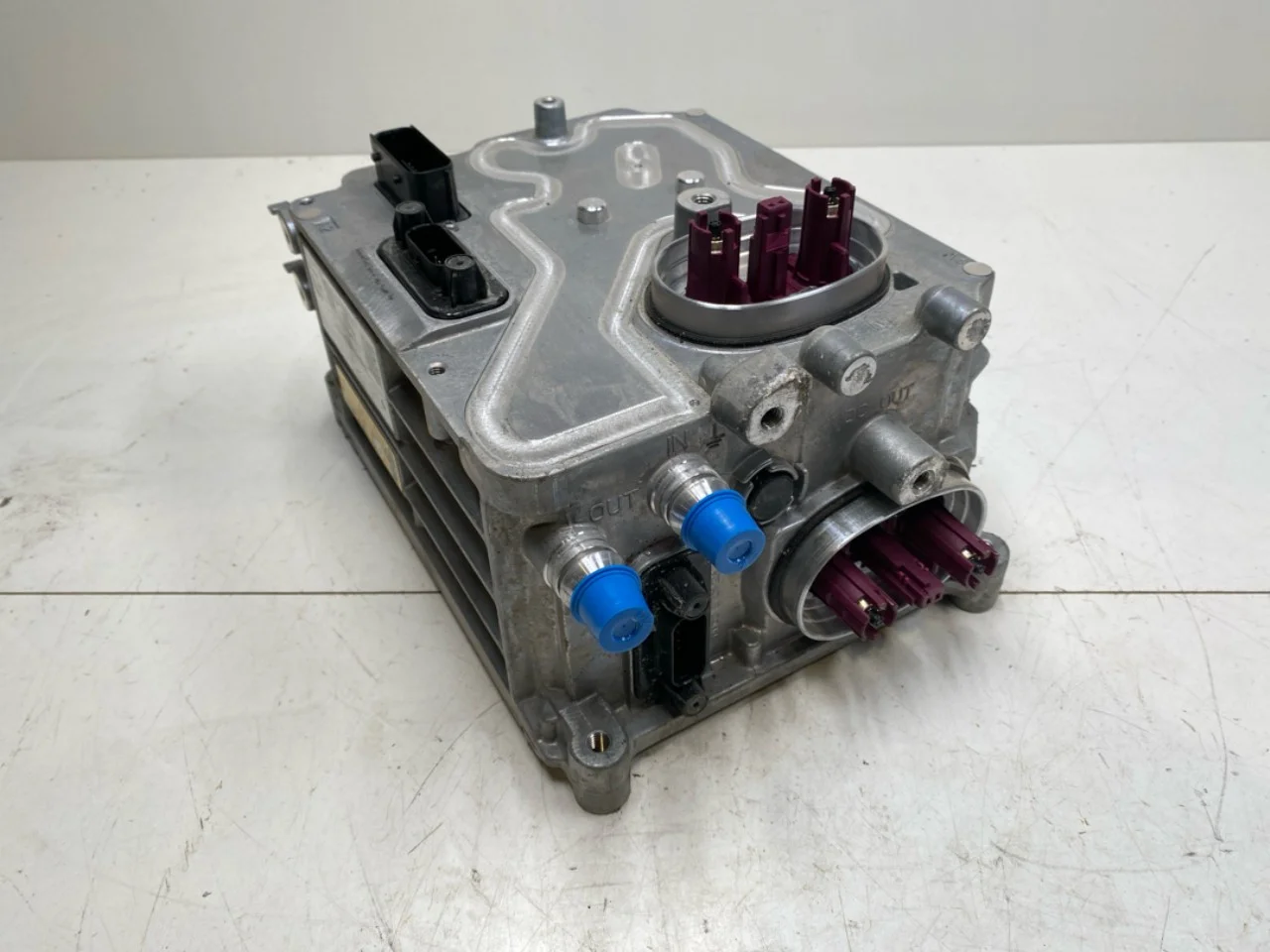 Mercedes EQE SUV X294 2022- Invertor, 12-220V vedere 2