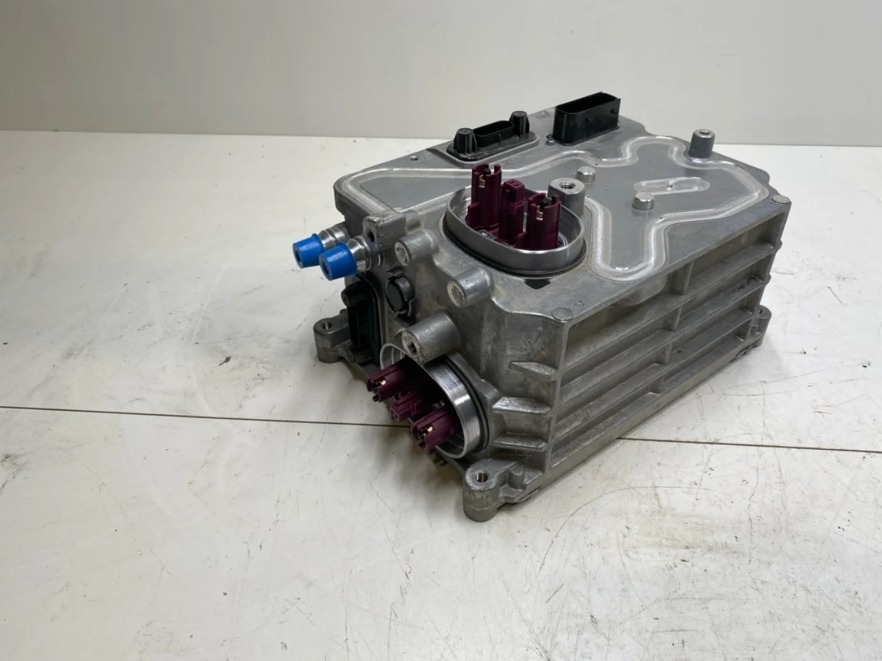 Mercedes EQE SUV X294 2022- Invertor, 12-220V vedere 3