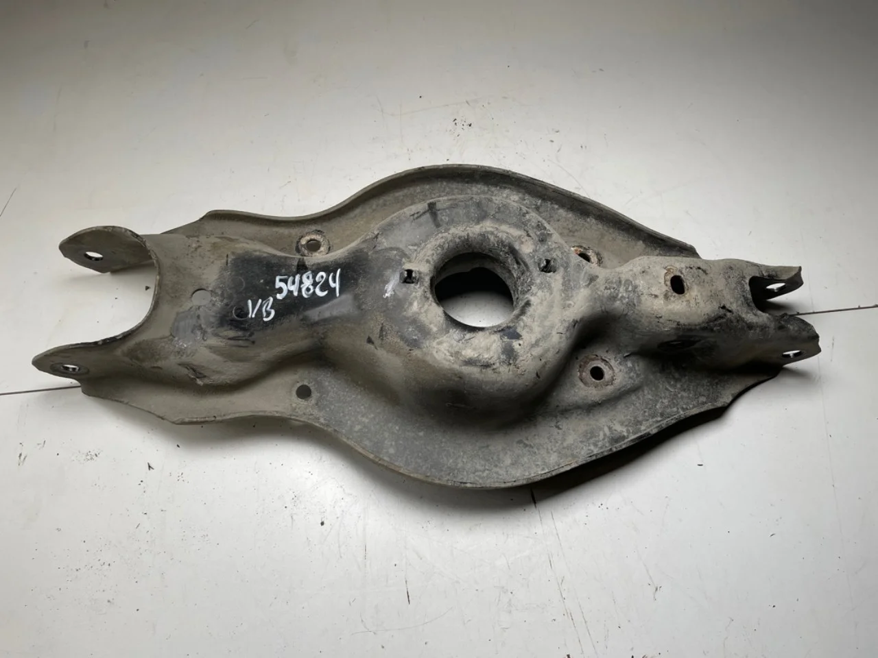 Mercedes EQE SUV X294 2022- Control arm, rear left view 3
