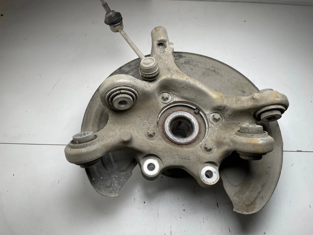 Mercedes EQE SUV X294 2022- Stub axle carrier, left rear view 3