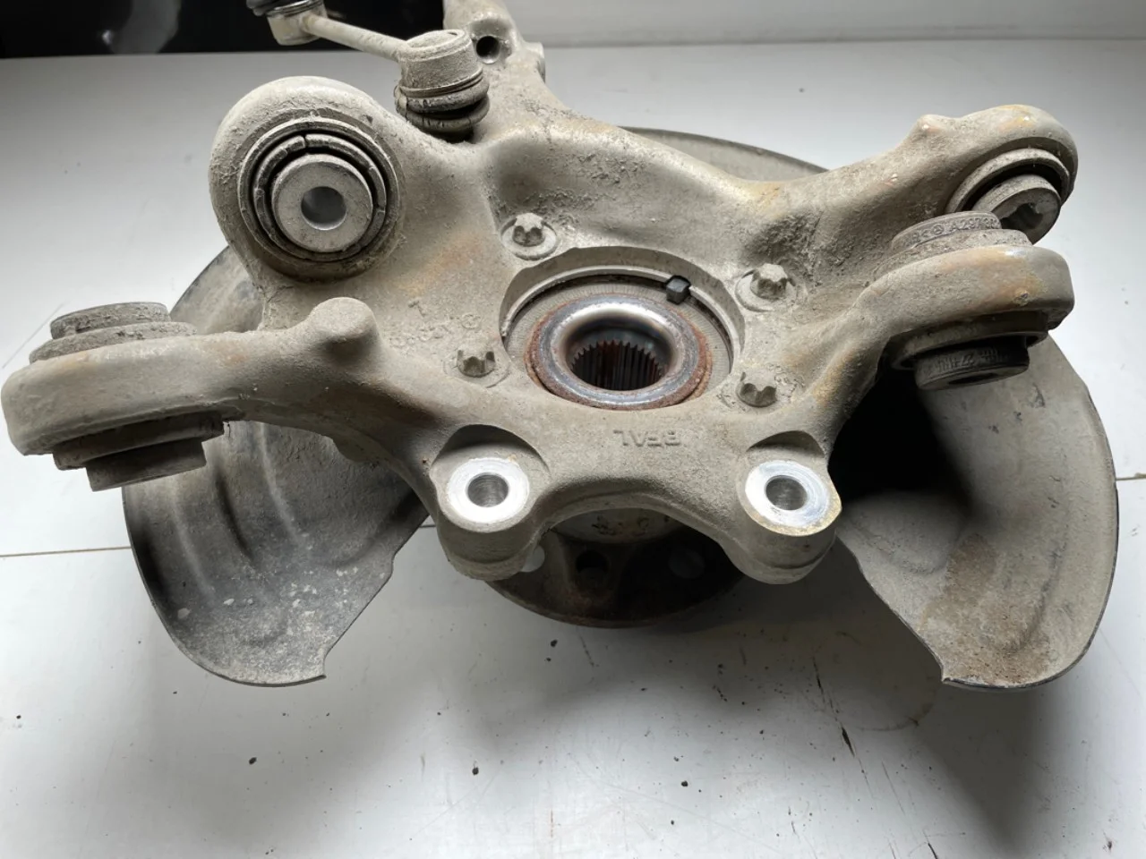 Mercedes EQE SUV X294 2022- Stub axle carrier, left rear view 4