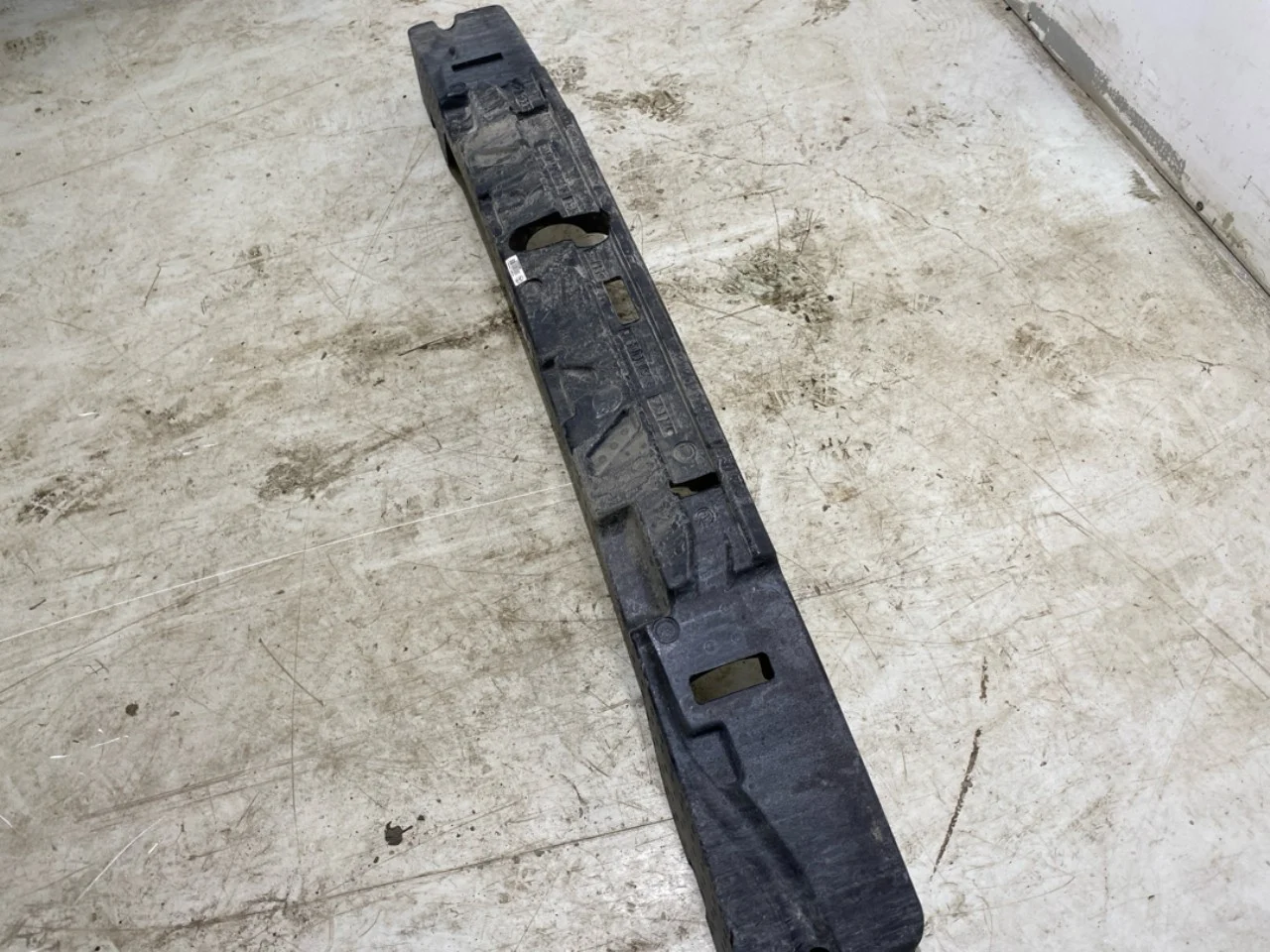 Mercedes EQE SUV X294 2022- Rear bumper impact absorber view 3