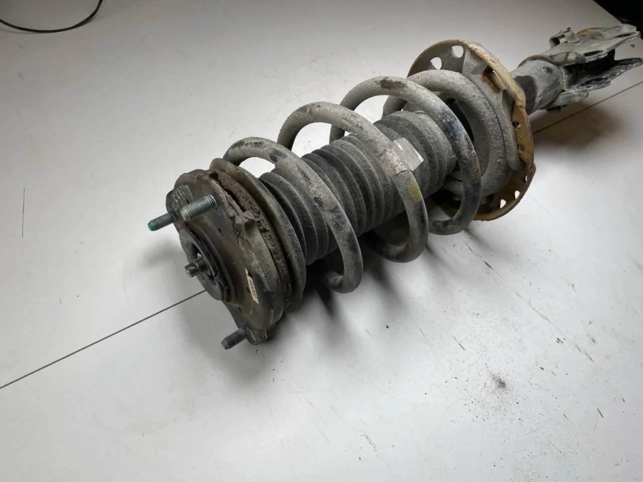 Kia SOUL 2009- Strut assembly, front right view 3