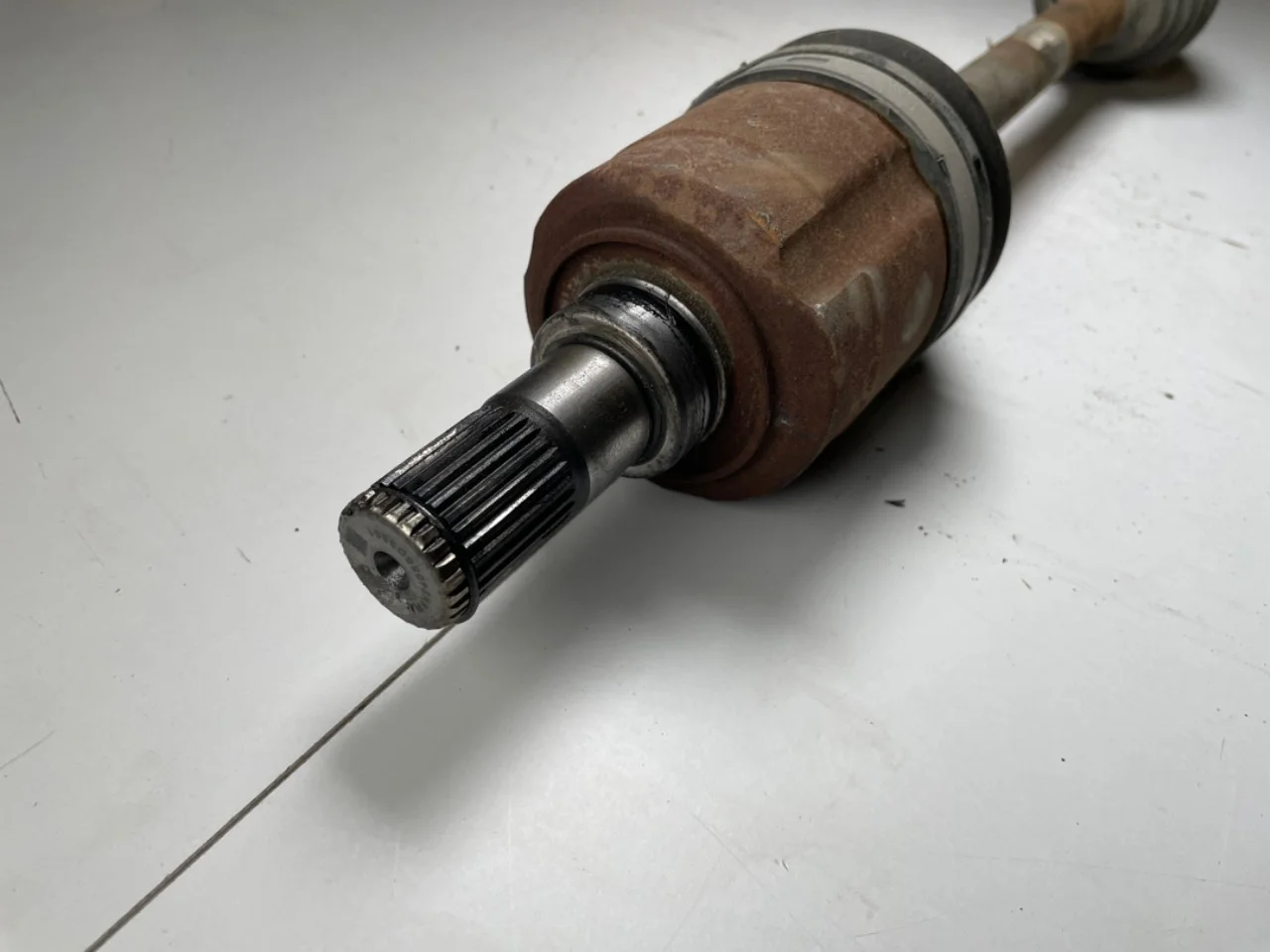 Kia SOUL 2009- Front left driveshaft view 2