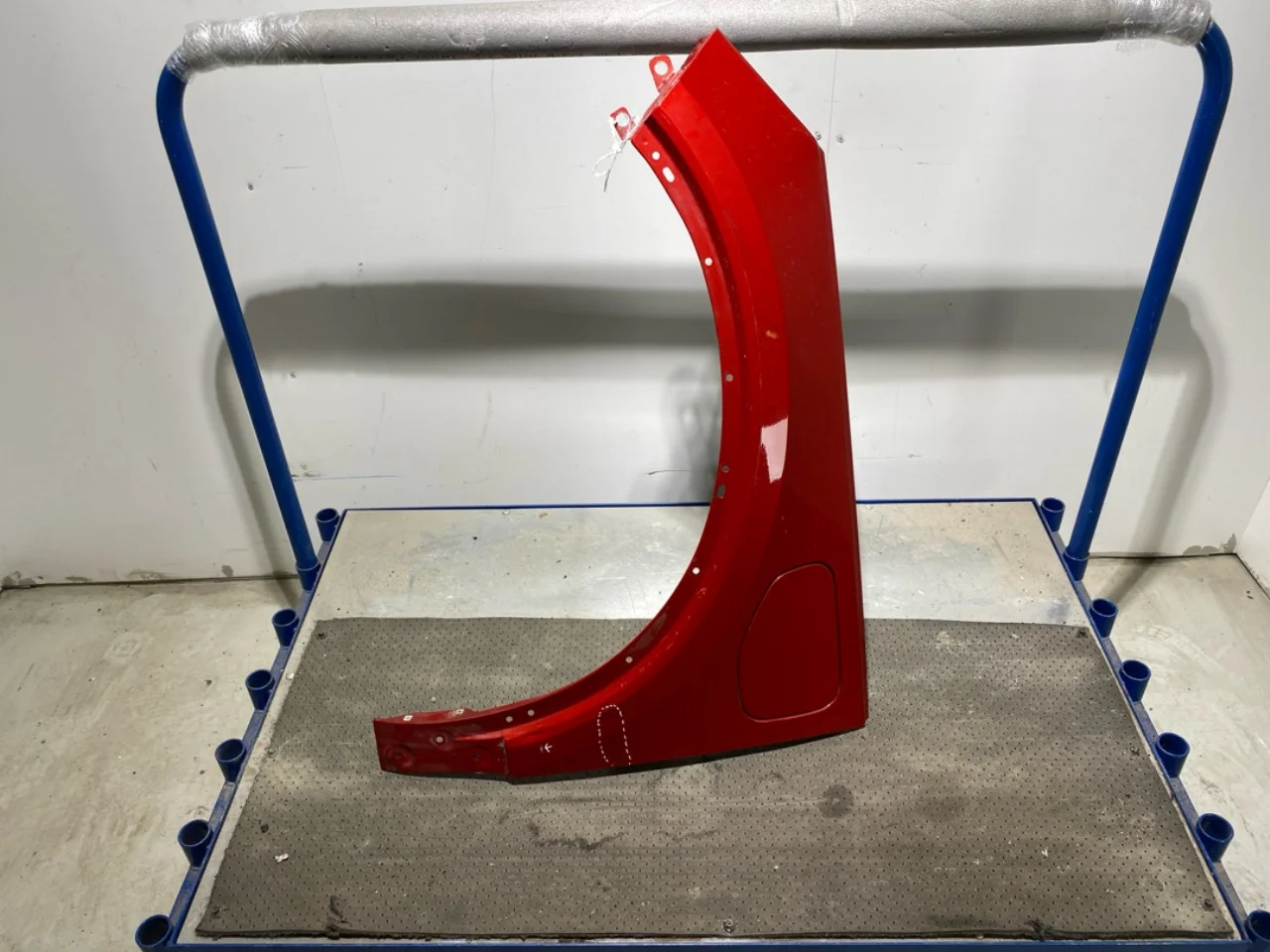 Volvo XC40/RECHARGE 2018- Front left fender