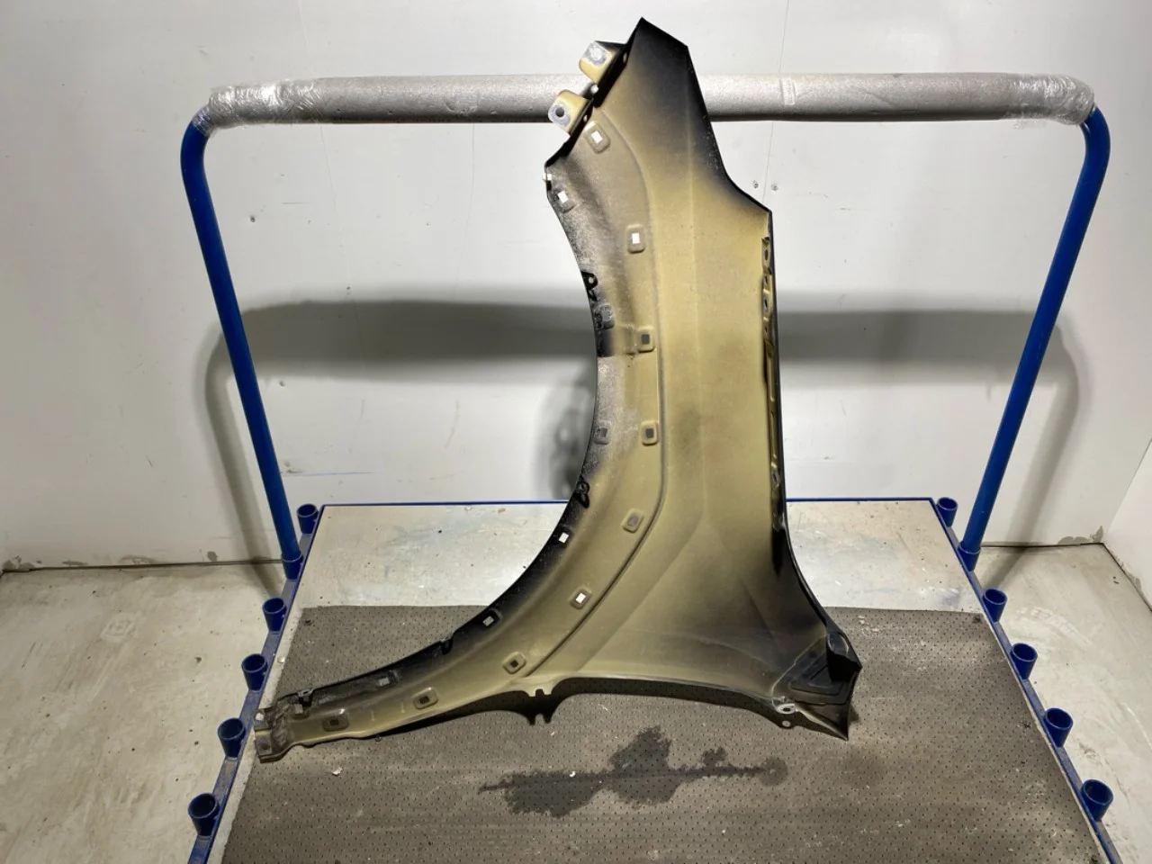 Front right fender view 4