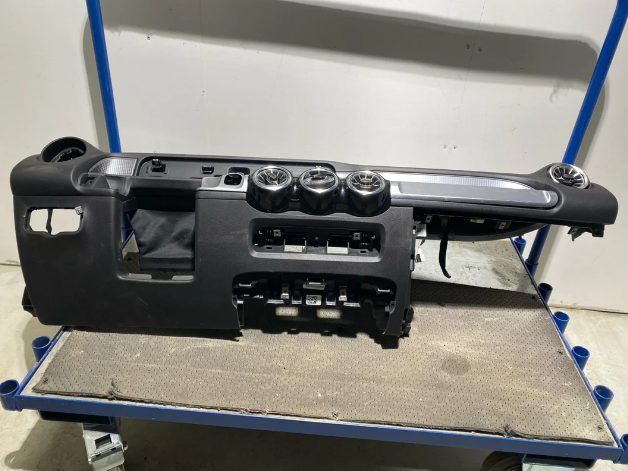 Mercedes EQB X243 2022- Dashboard view 3