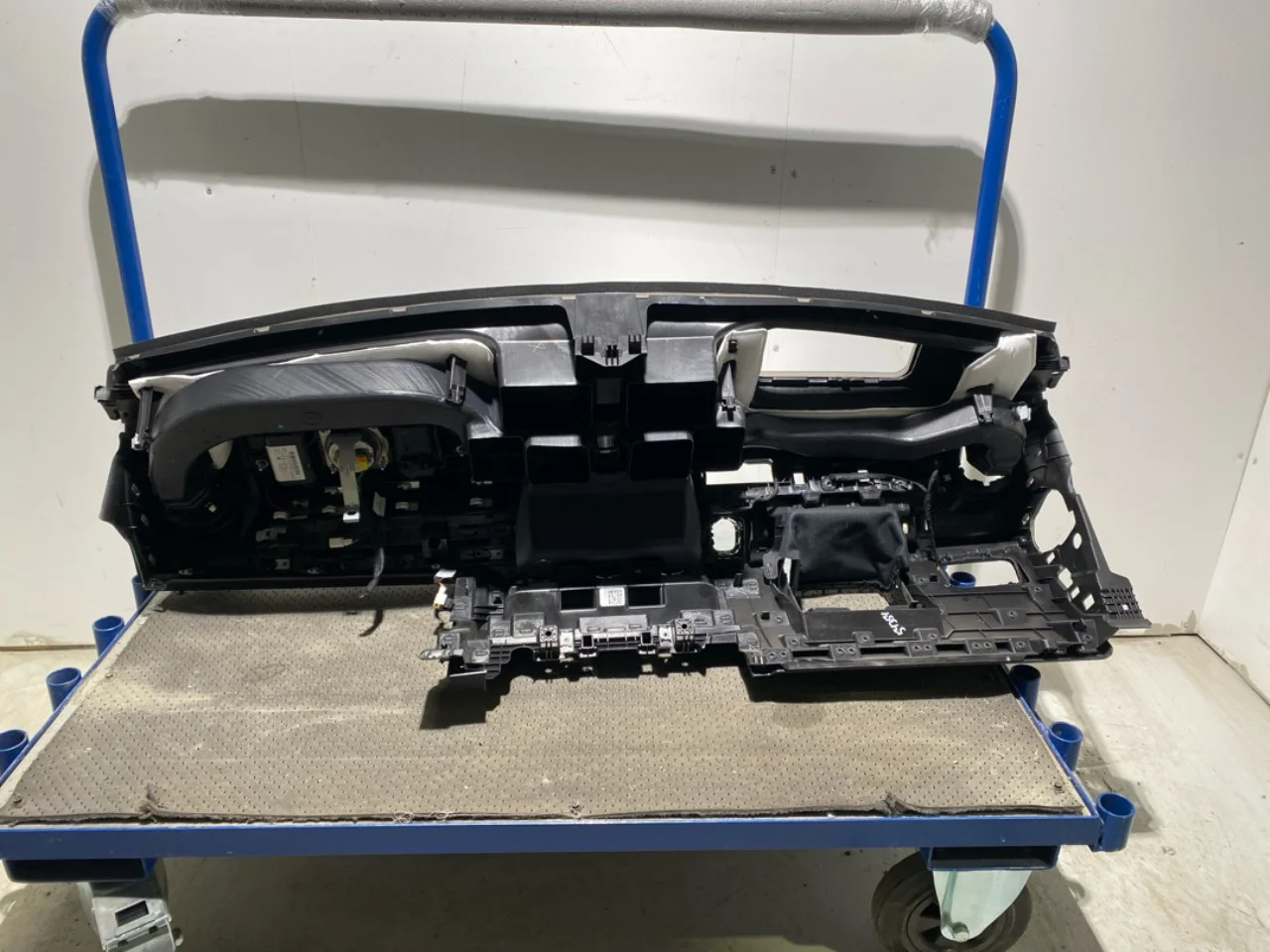 Mercedes EQB X243 2022- Dashboard view 4