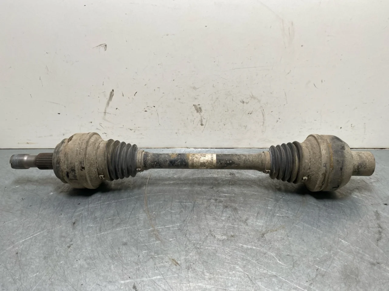 Mercedes EQC 2020- Rear left driveshaft view 2