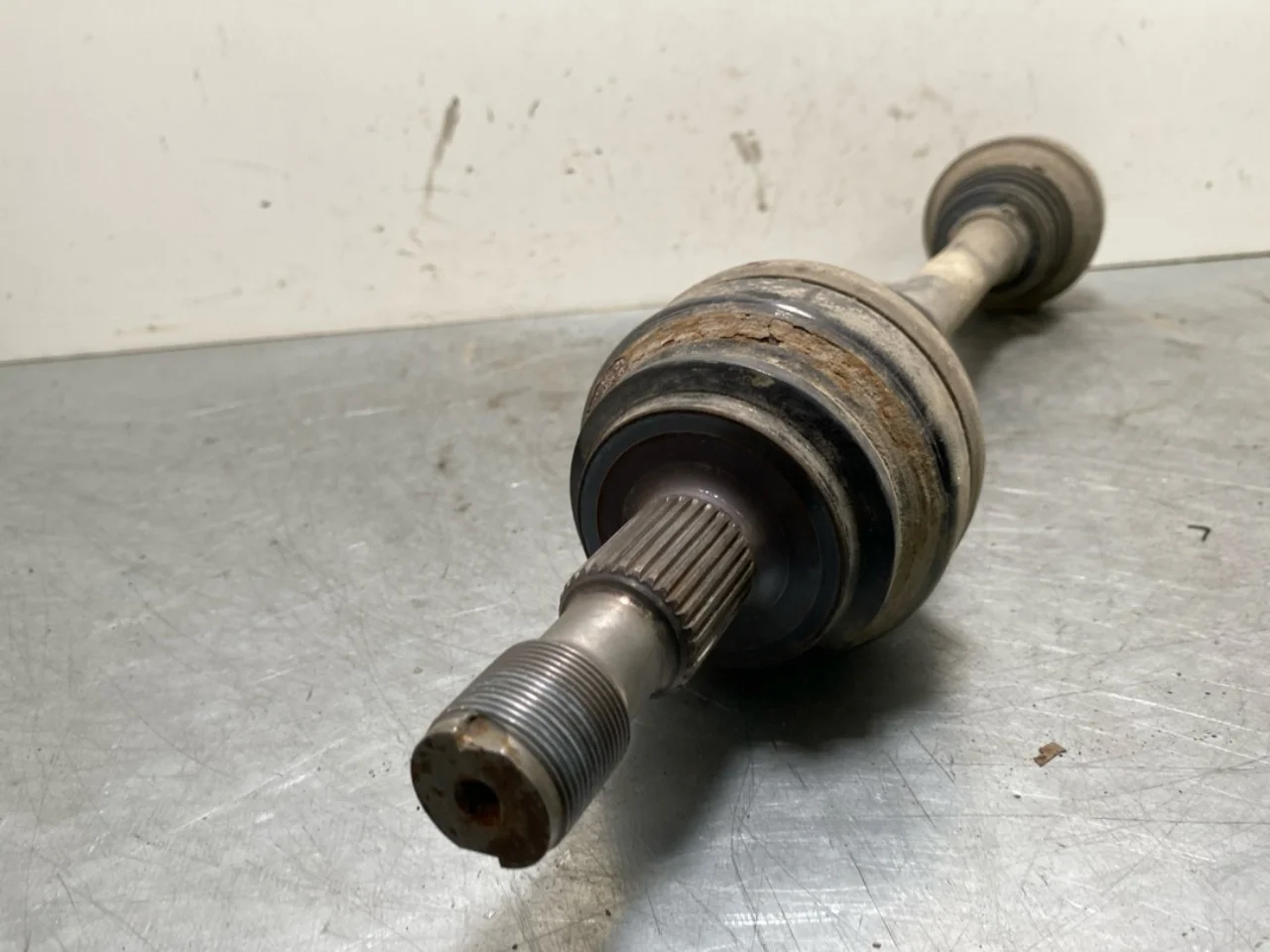 Mercedes EQC 2020- Rear left driveshaft view 4