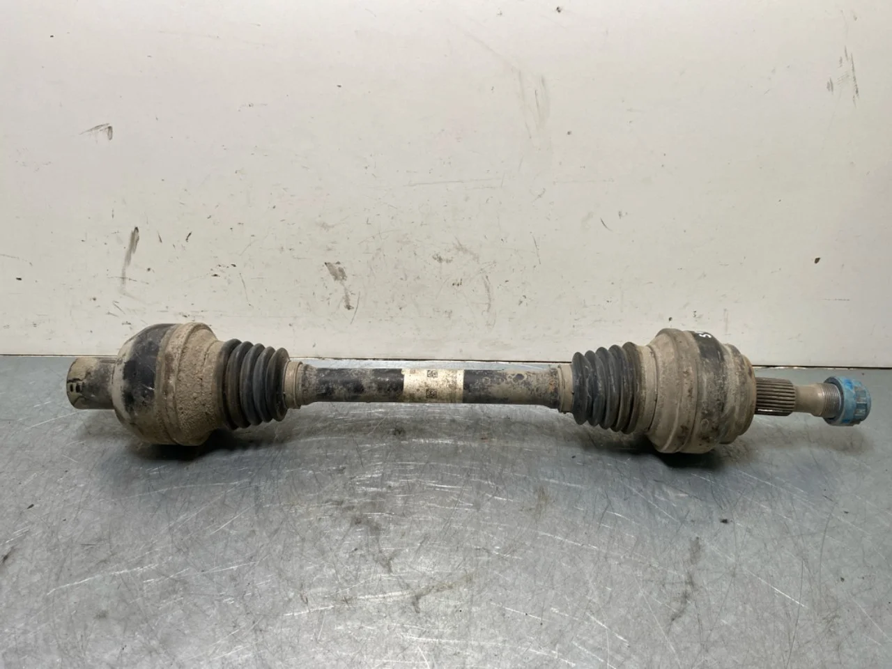 Mercedes EQC 2020- Rear right driveshaft view 2