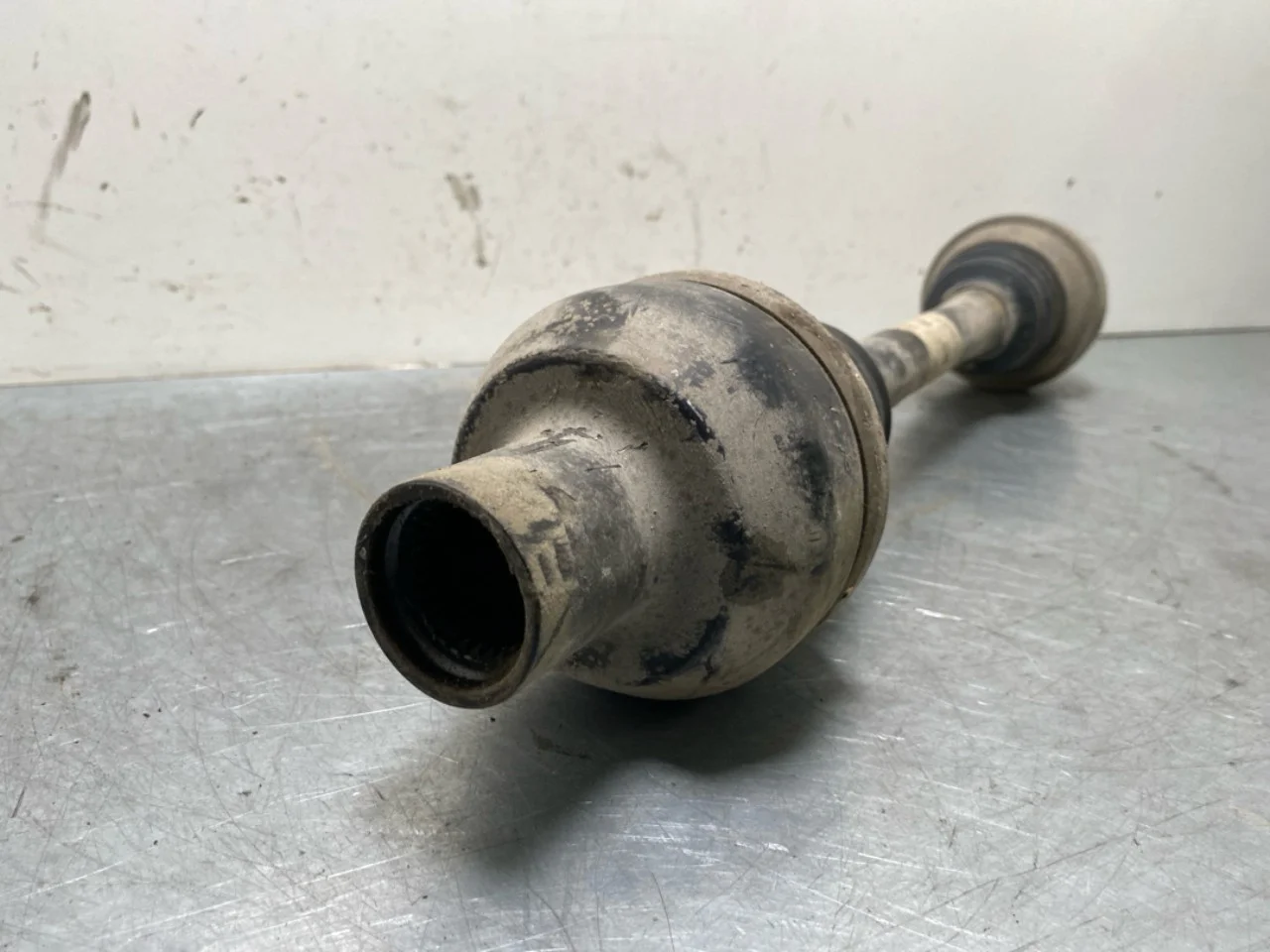 Mercedes EQC 2020- Rear right driveshaft view 3