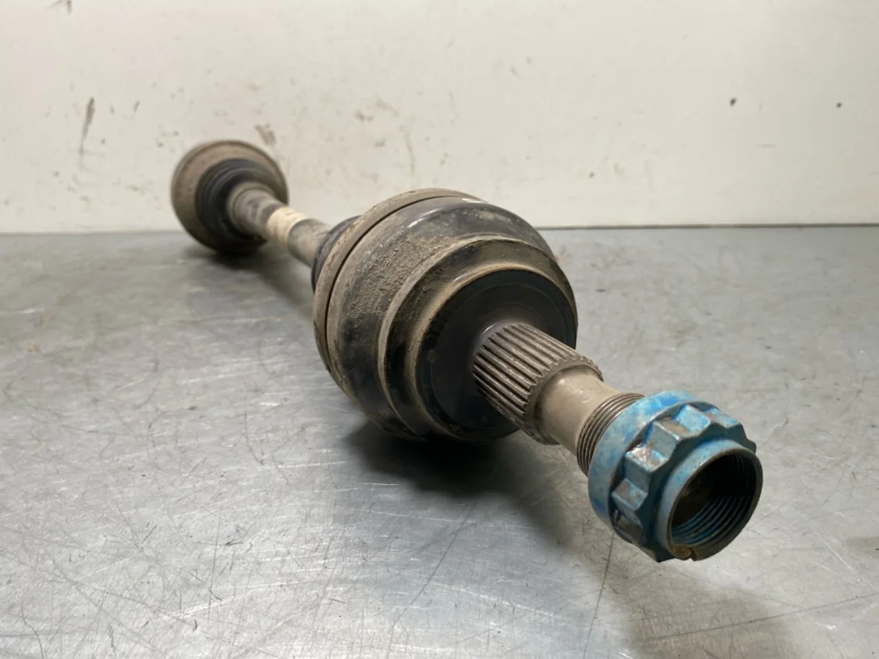 Mercedes EQC 2020- Rear right driveshaft view 4